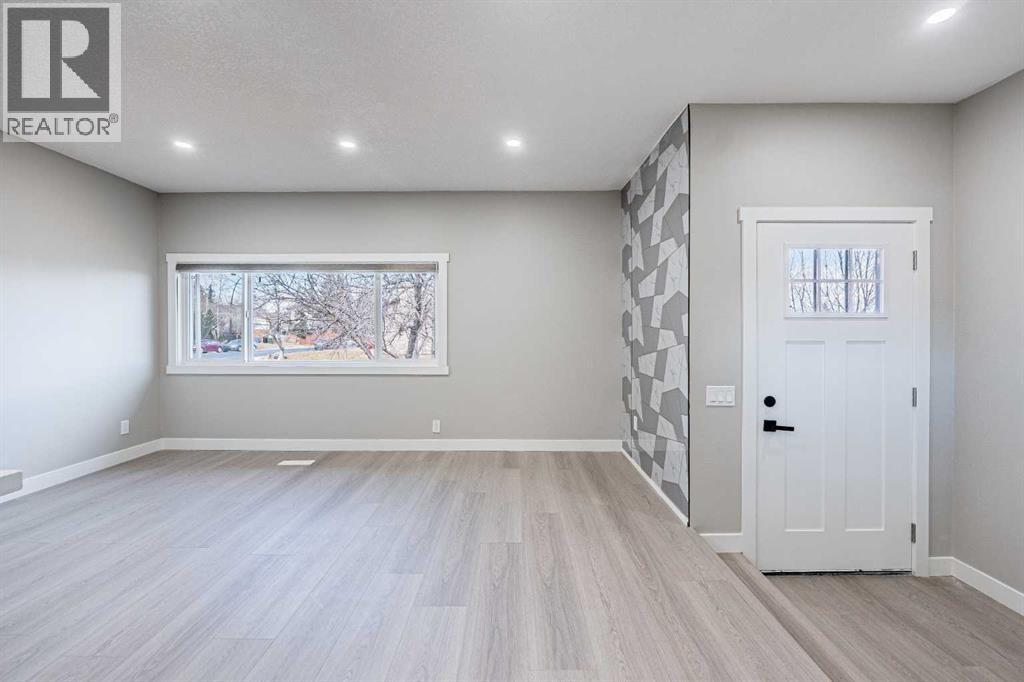 Single Family House Bungalow for Sale in  Berkley Road NW Beddington Heights Calgary 