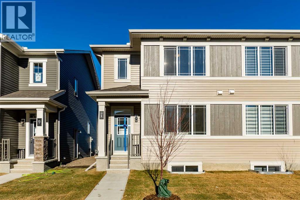 Single Family House for Sale in  Carringford Road NW Carrington Calgary 