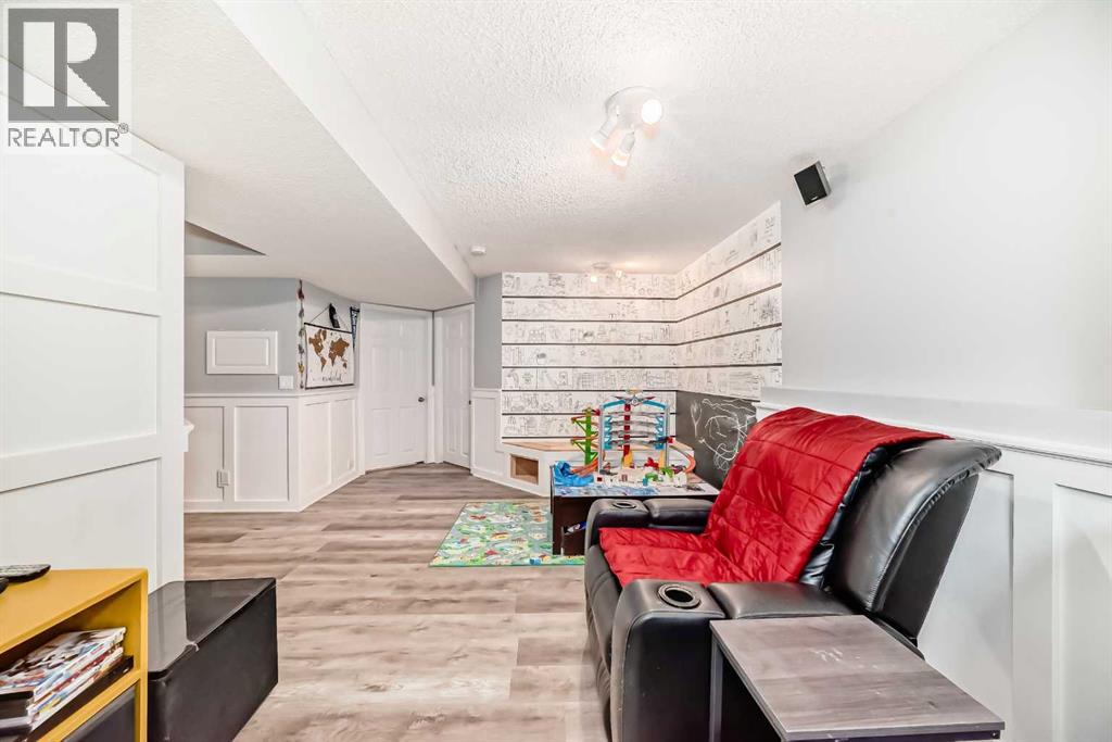 Single Family House for Sale in  Tuscany Springs Rise NW Tuscany Calgary 