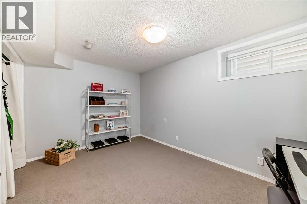 Single Family House for Sale in  Tuscany Springs Rise NW Tuscany Calgary 