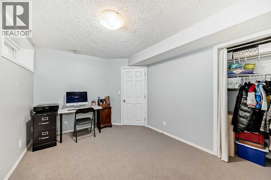 Single Family House for Sale in  Tuscany Springs Rise NW Tuscany Calgary 