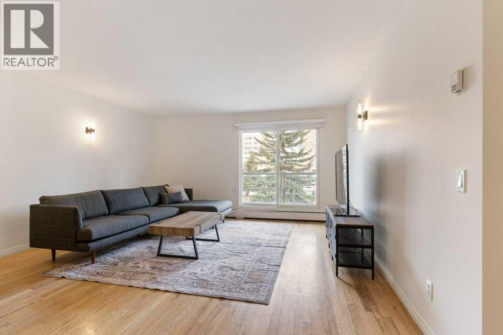 Single Family House for Sale in    Avenue SW Mission Calgary 