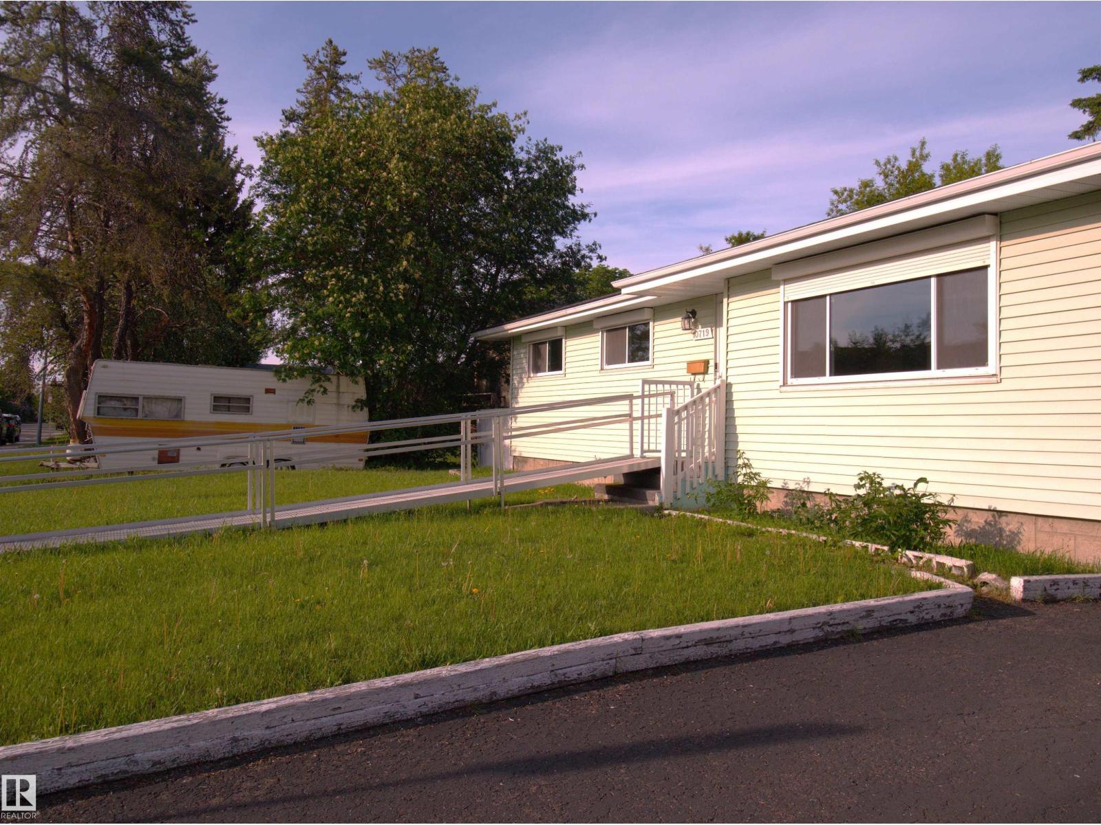 10719 152 Street NW, Edmonton