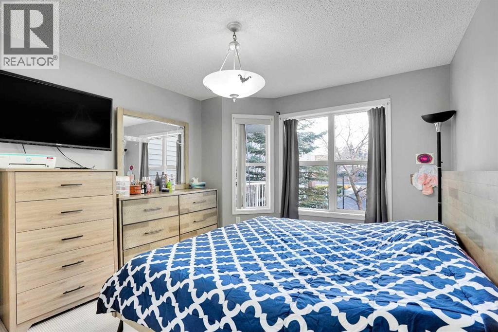 Single Family House for Sale in   Hunterview Drive NW Huntington Hills Calgary 