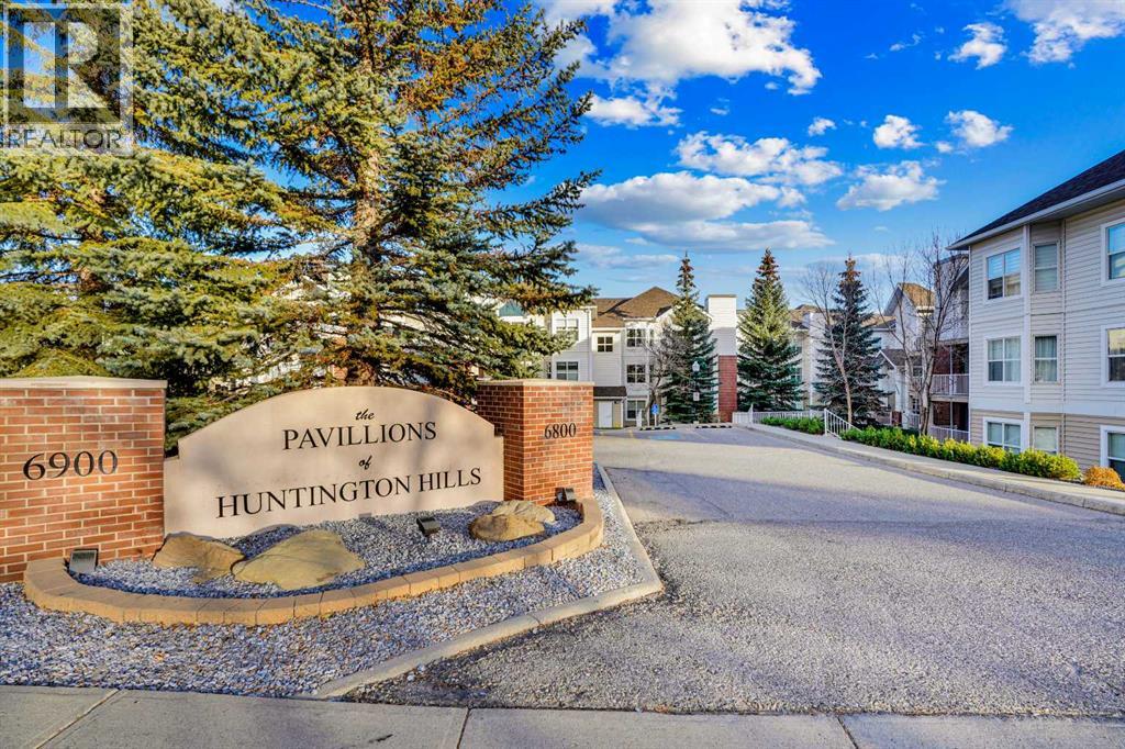 Single Family House for Sale in   Hunterview Drive NW Huntington Hills Calgary 