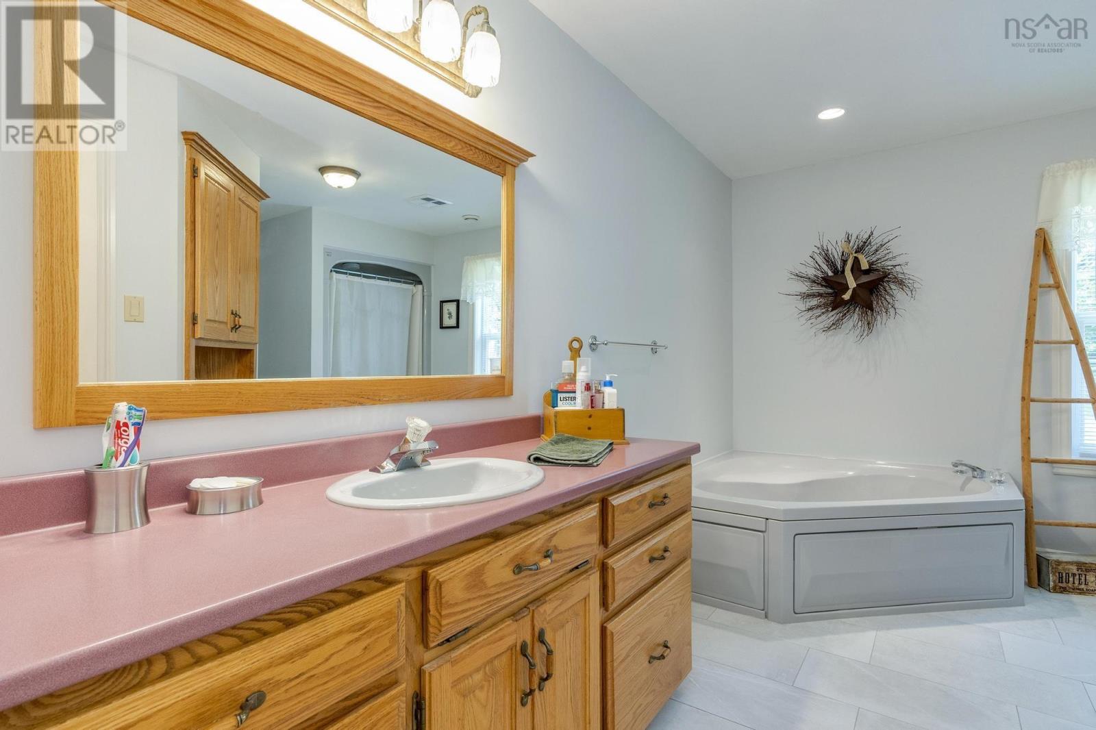 Property 29 of 50 of 3118 Black River Road