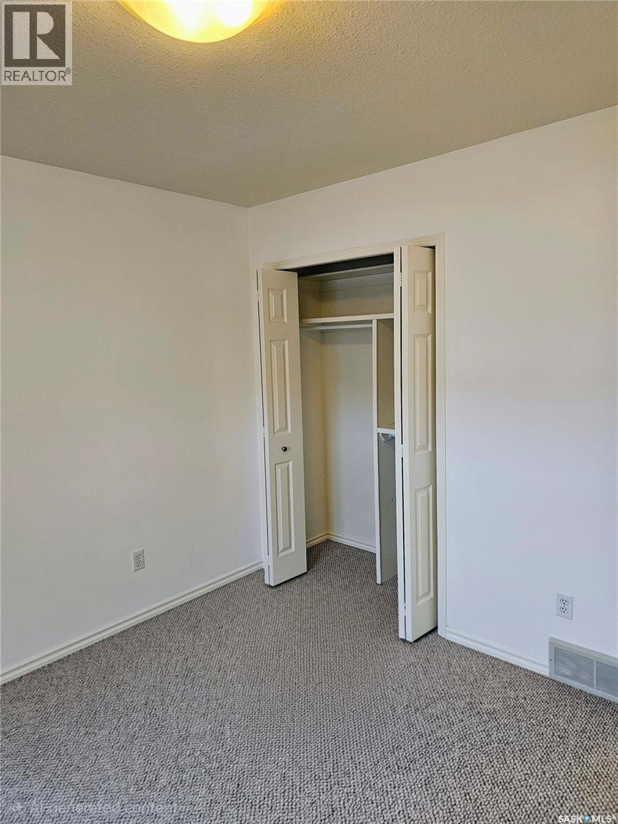 Single Family House Bi-level for Sale in   Heritage CRESCENT Saskatoon 