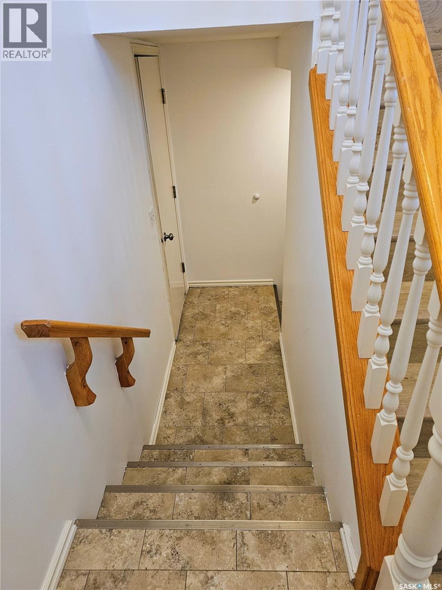 Single Family House Bi-level for Sale in   Heritage CRESCENT Saskatoon 