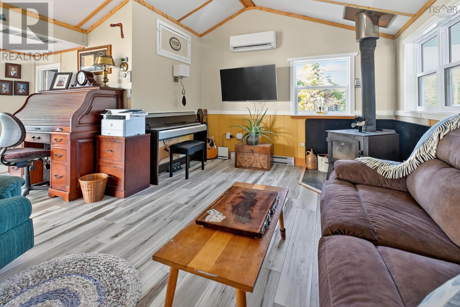 Property 6 of 22 of 73 Gradys Reach Road