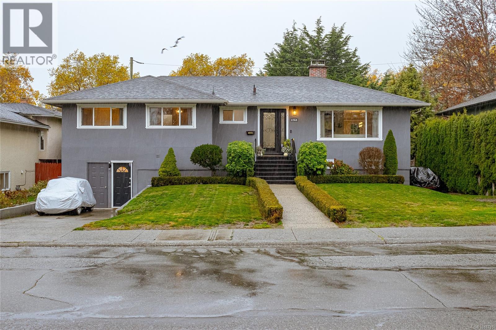  1743 Townley Street, Saanich