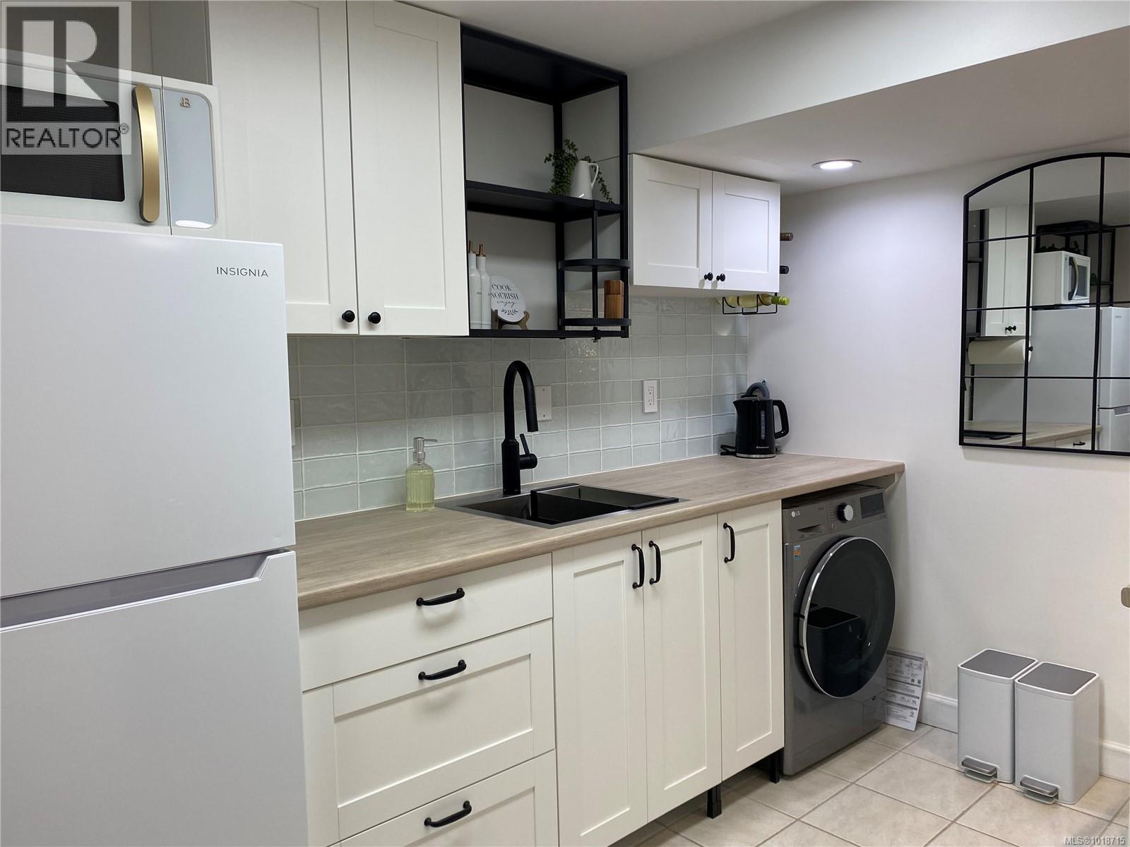  1743 Townley Street, Saanich