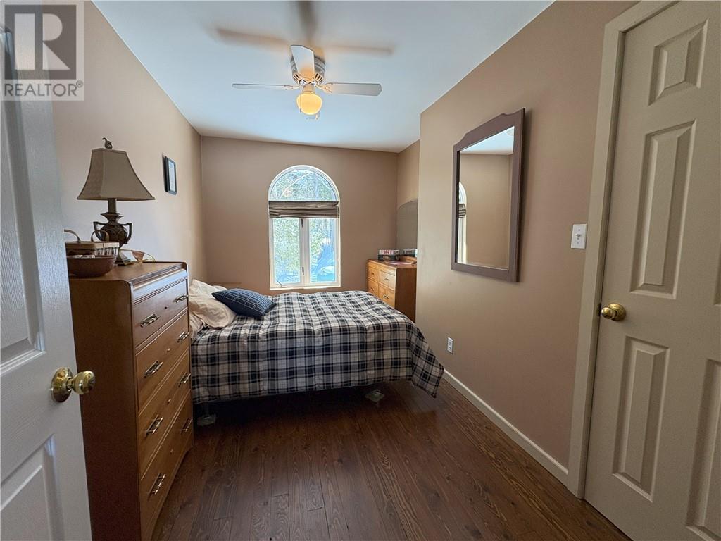 314 PERRY AVE - 7
