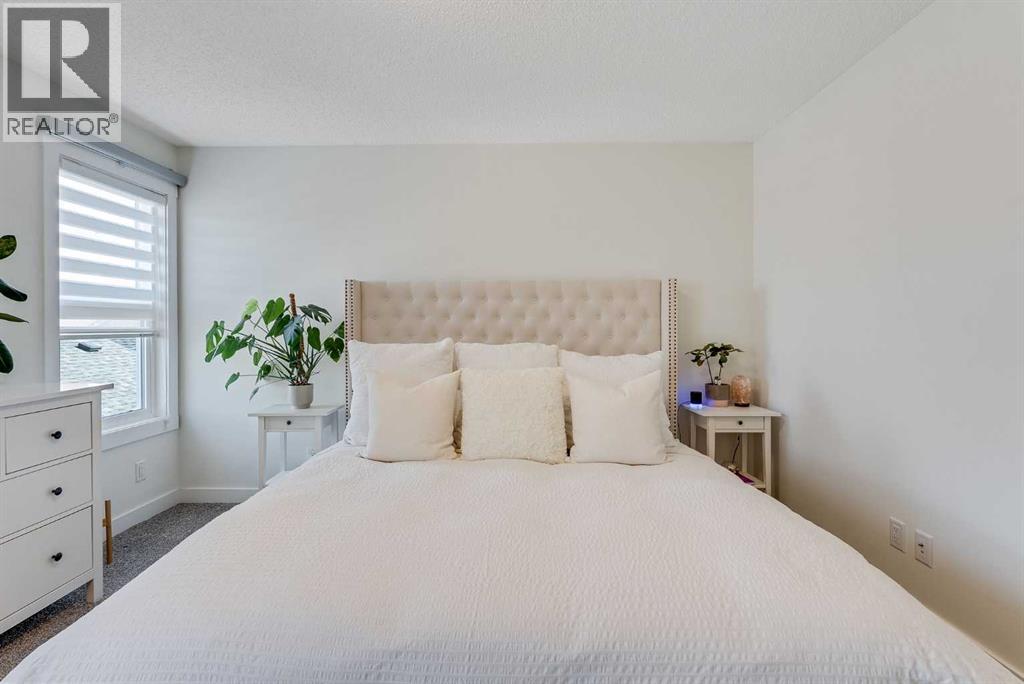 Single Family House for Sale in  Lucas Crescent NW Livingston Calgary 