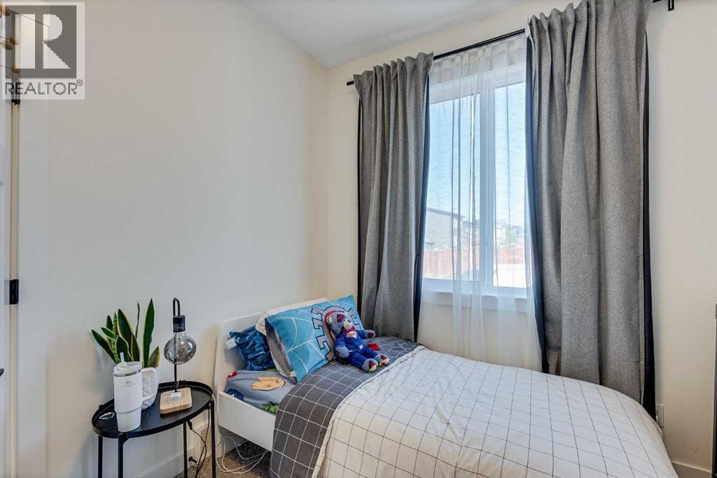 Single Family House for Sale in  Lucas Crescent NW Livingston Calgary 