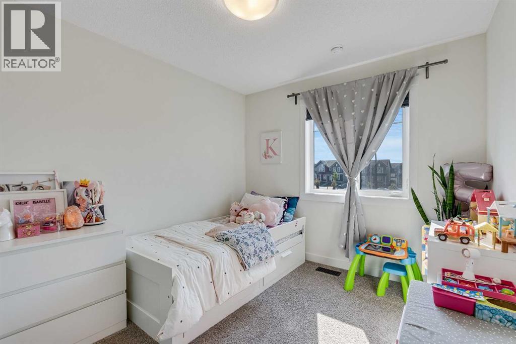 Single Family House for Sale in  Lucas Crescent NW Livingston Calgary 