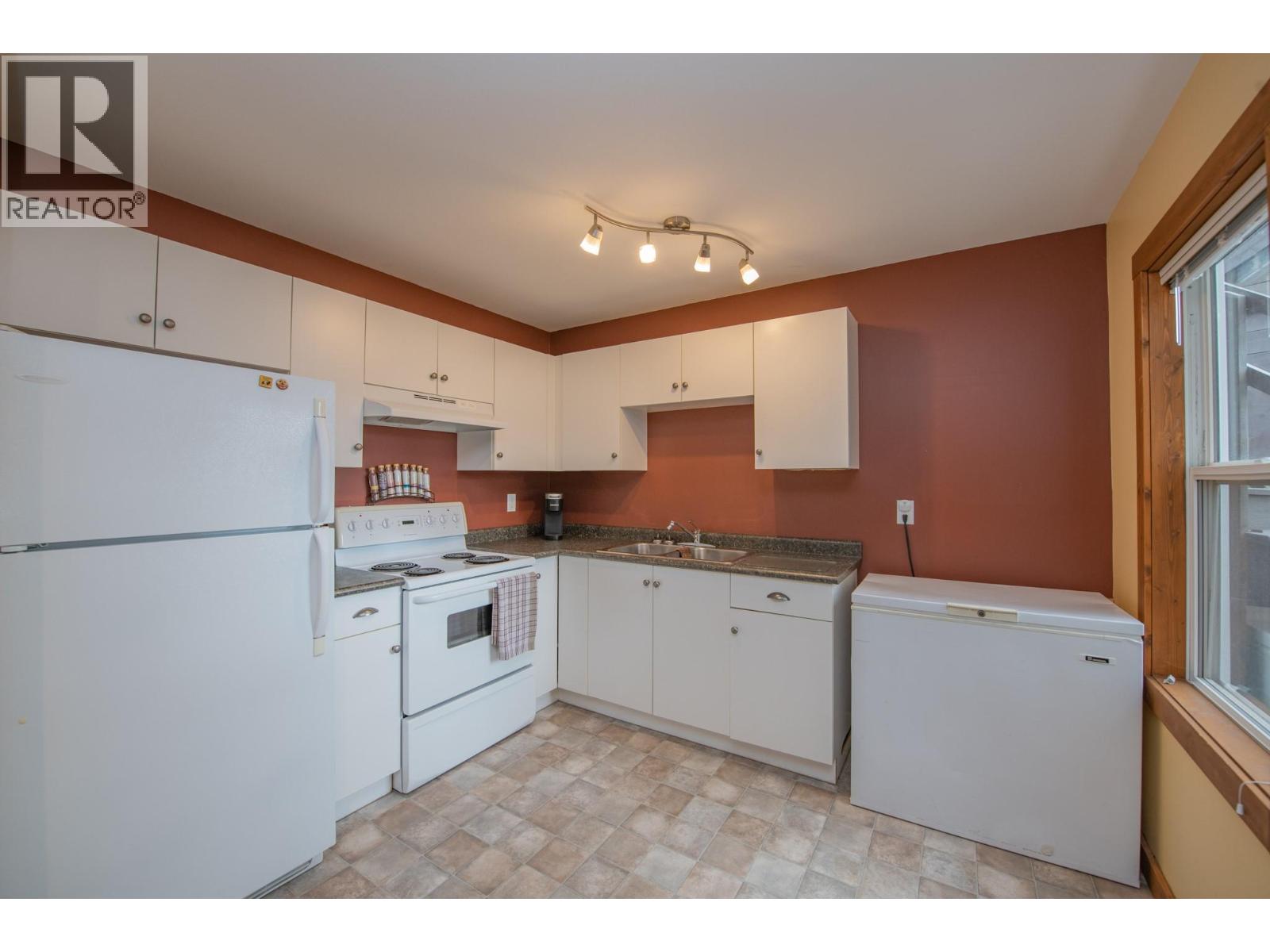 10351 Westshore Road, Vernon