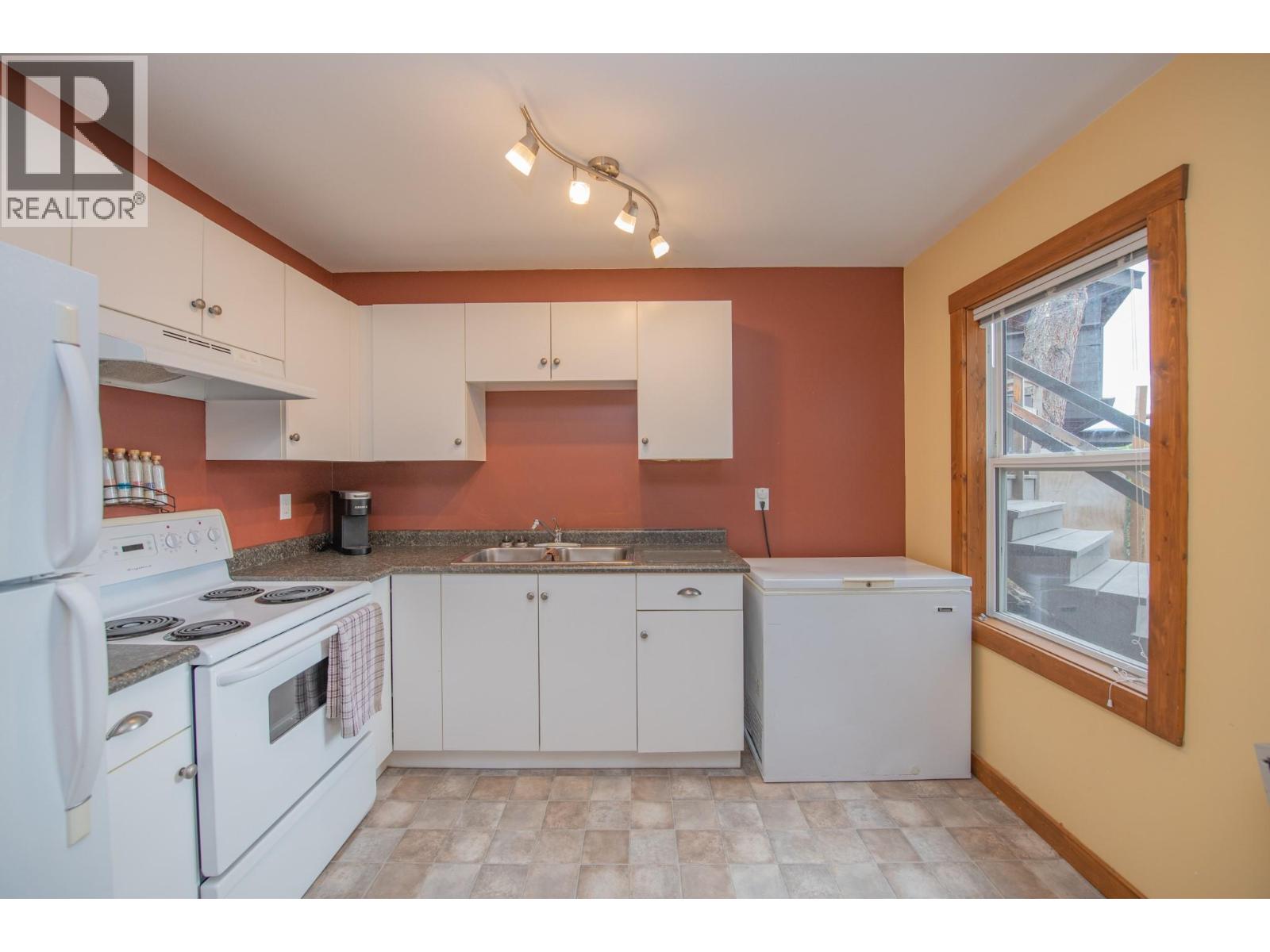 10351 Westshore Road, Vernon