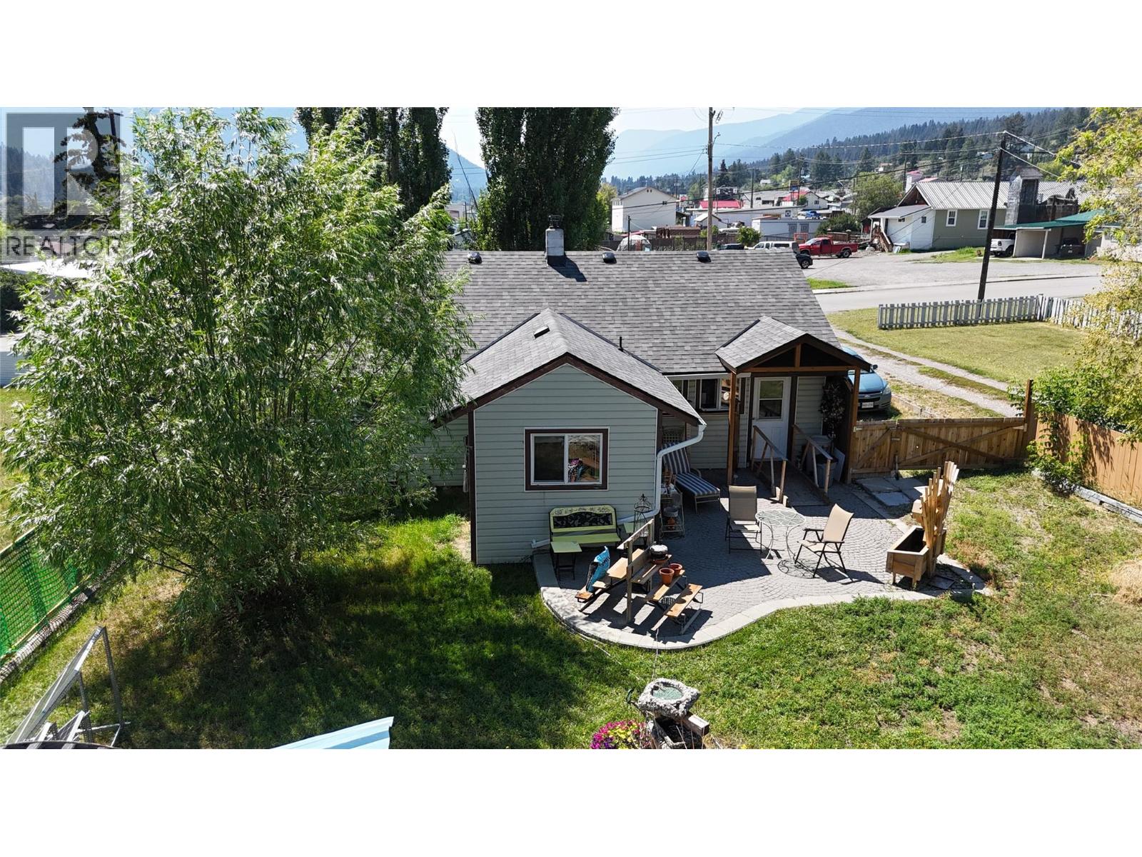 306 McDonald Avenue, Clinton