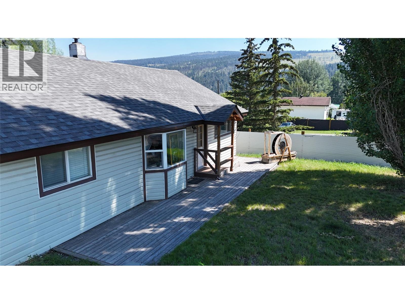 306 McDonald Avenue, Clinton