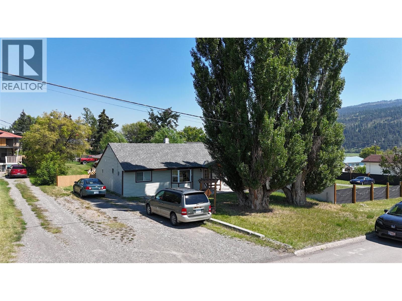 306 McDonald Avenue, Clinton