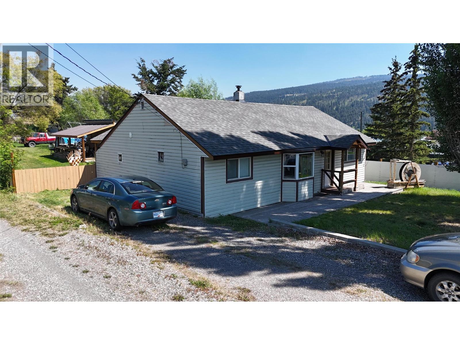 306 McDonald Avenue, Clinton