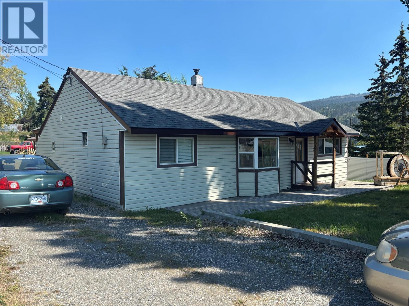 306 McDonald Avenue, Clinton