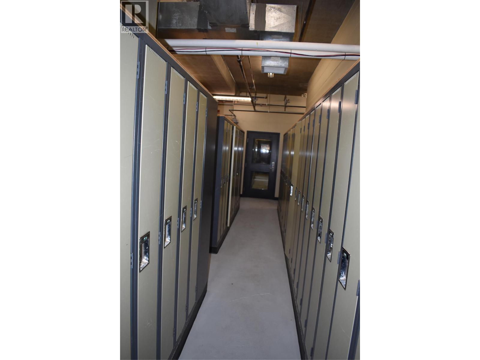 #306 2070 SUMMIT DRIVE DRIVE - 27