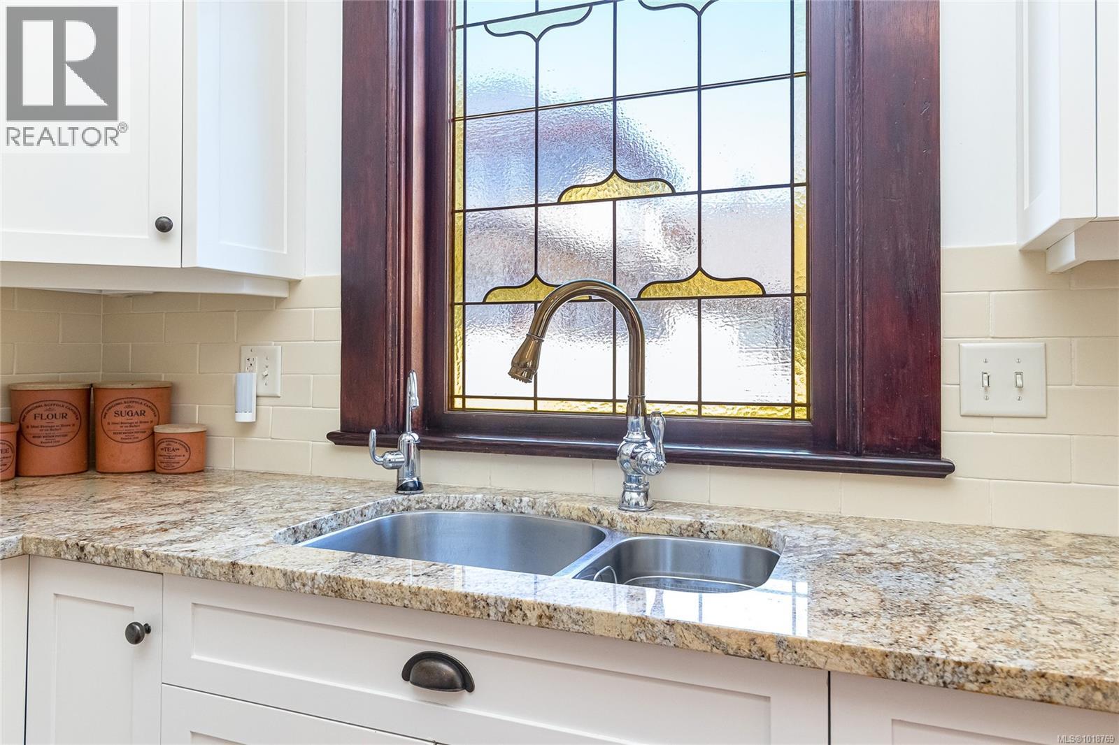  606 Niagara Street, Victoria