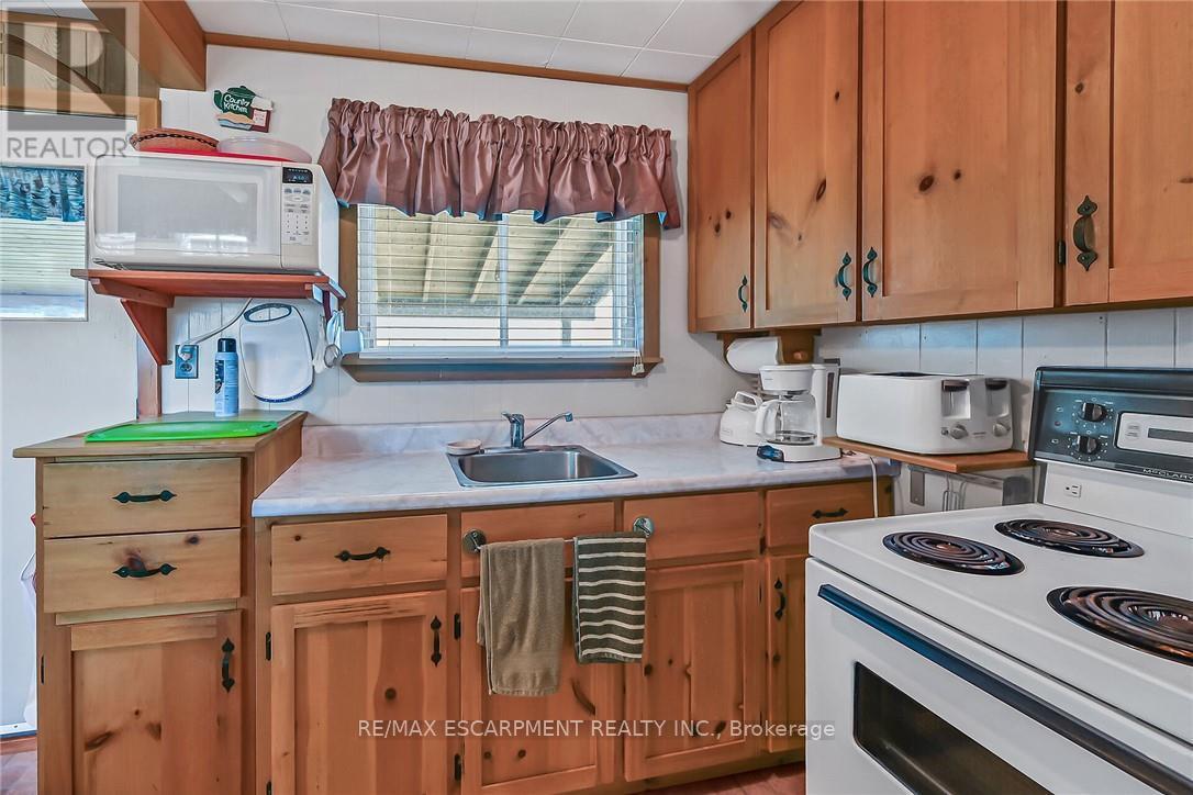 86 LAKESHORE ROAD - 15