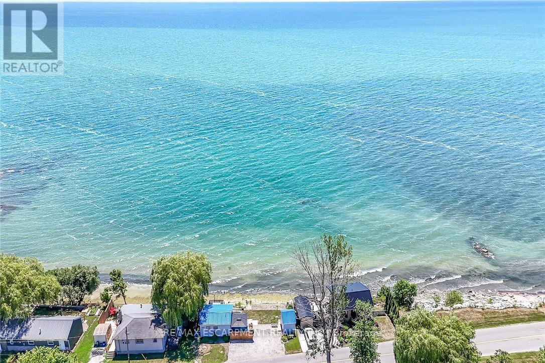 86 LAKESHORE ROAD - 42
