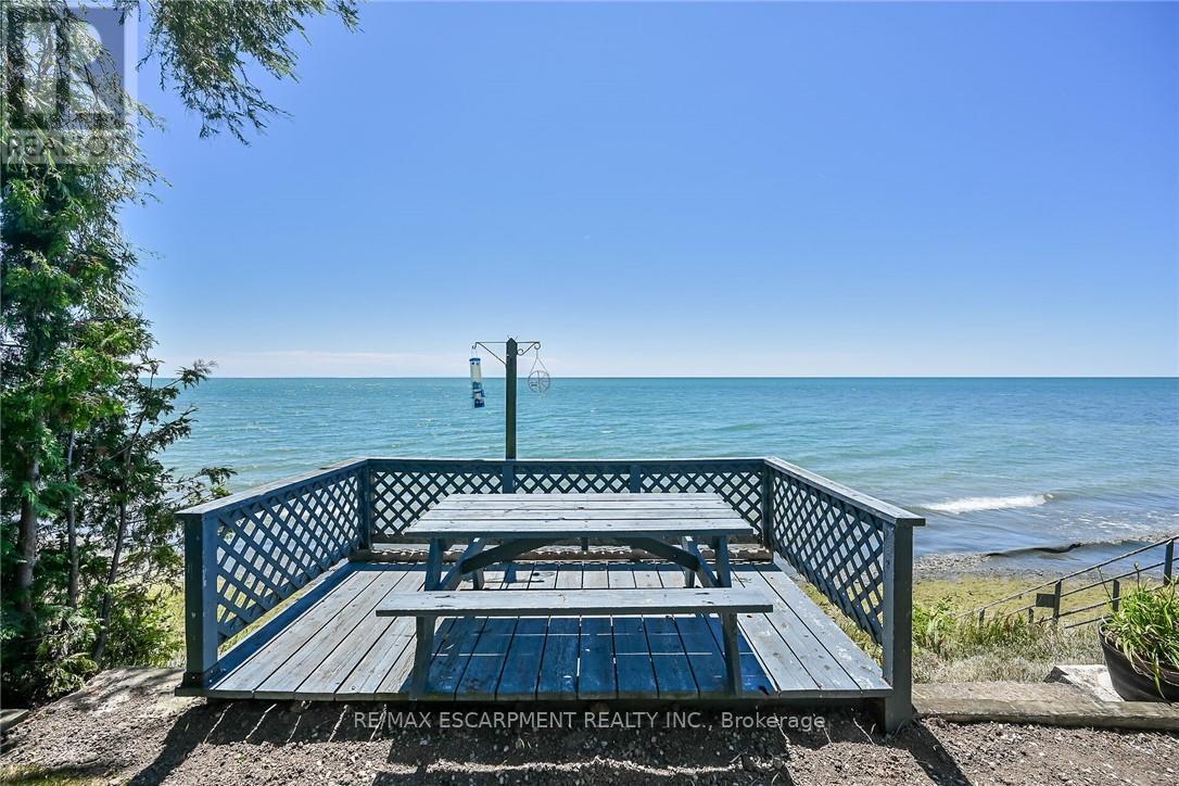 86 LAKESHORE ROAD - 3