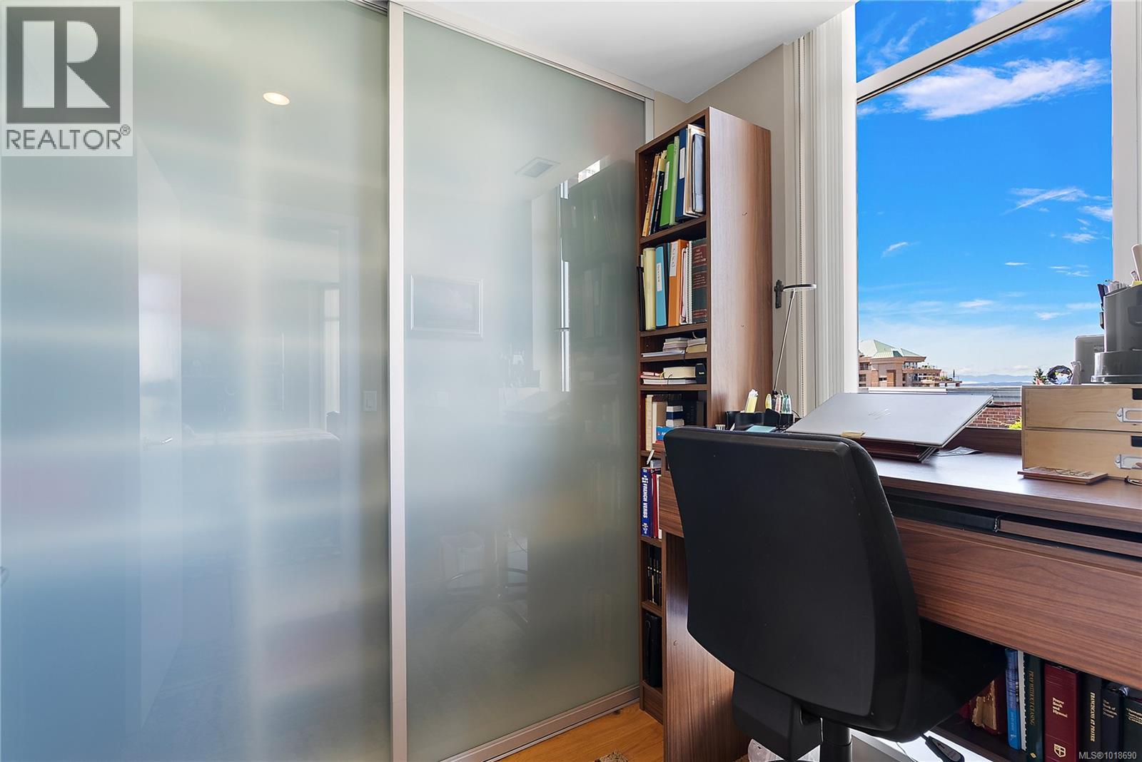 205 100 Saghalie Road, Victoria