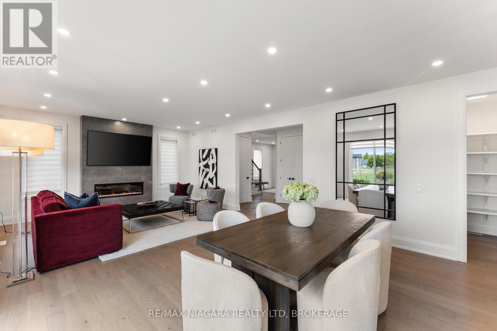 2864 ARROWSMITH COURT S - 23
