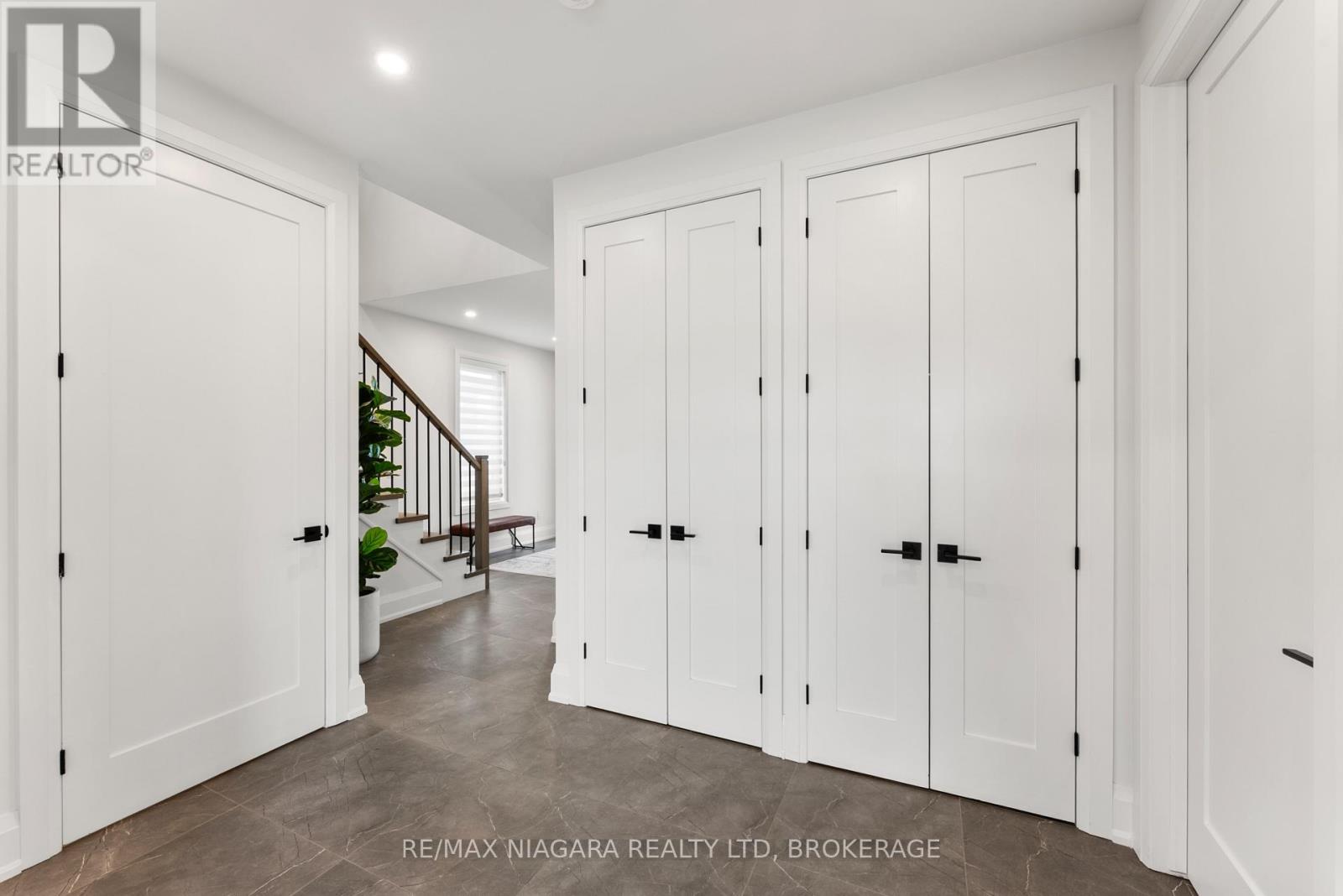 2864 ARROWSMITH COURT S - 37