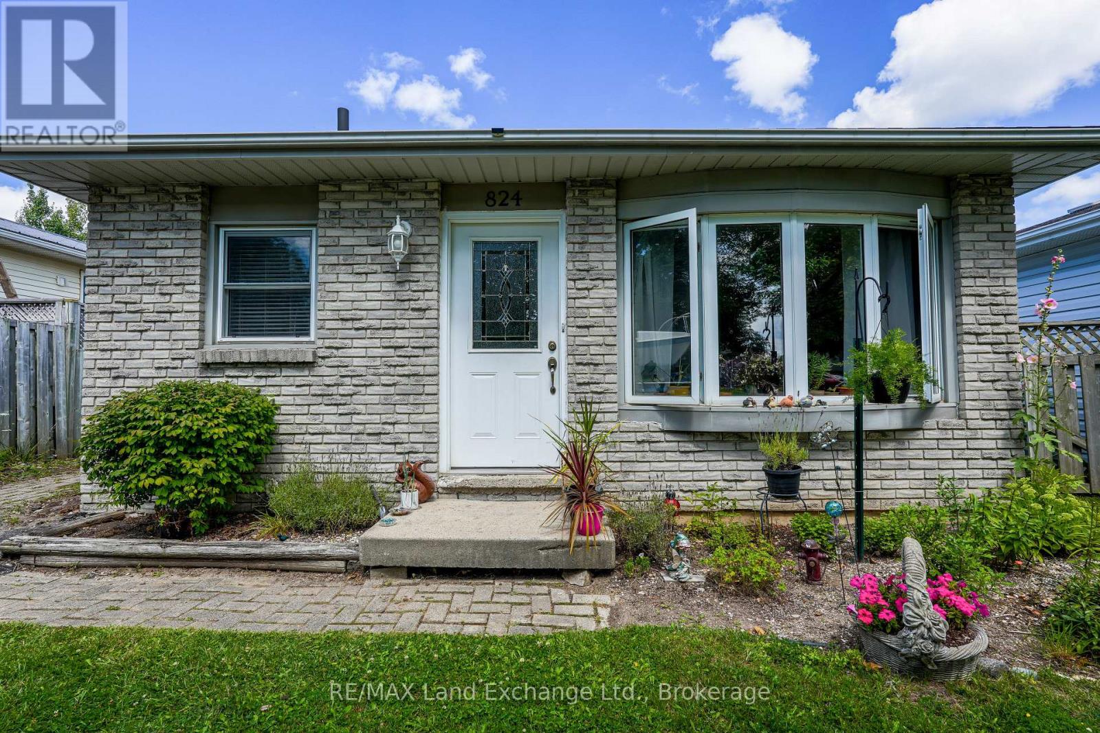 824 ANDREW MALCOLM DRIVE