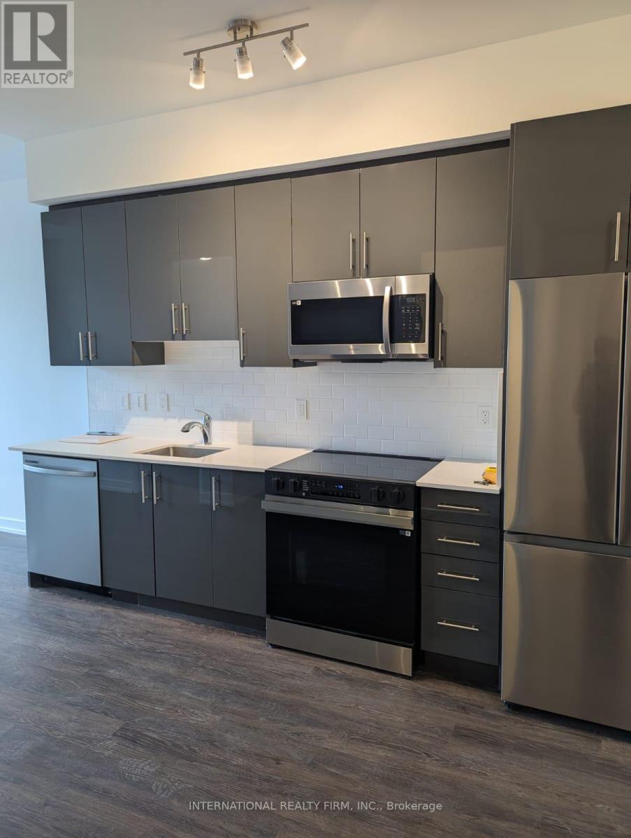 #102 556 MARLEE AVENUE - 3
