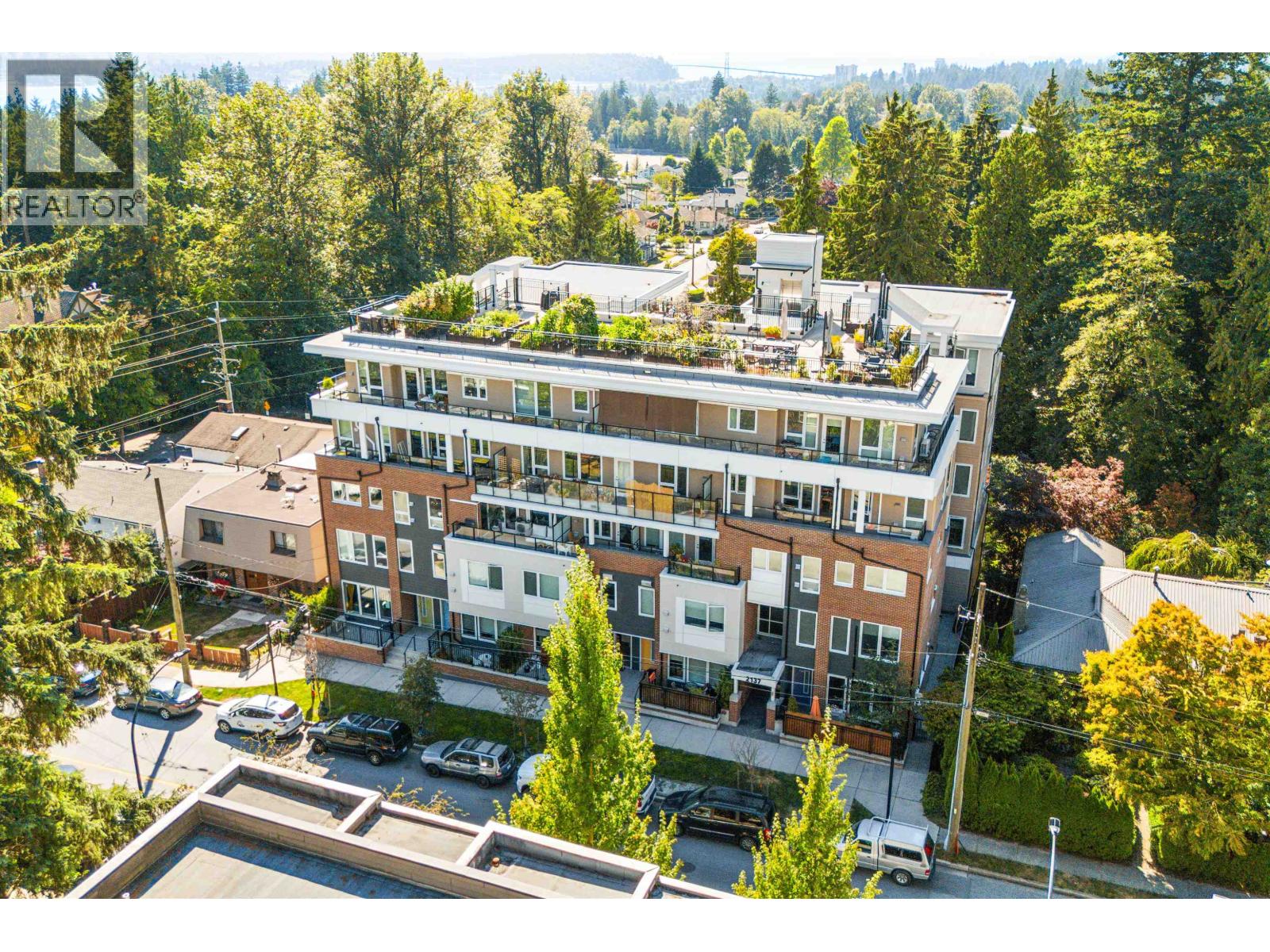 TH5 2137 CHESTERFIELD AVENUE, North Vancouver