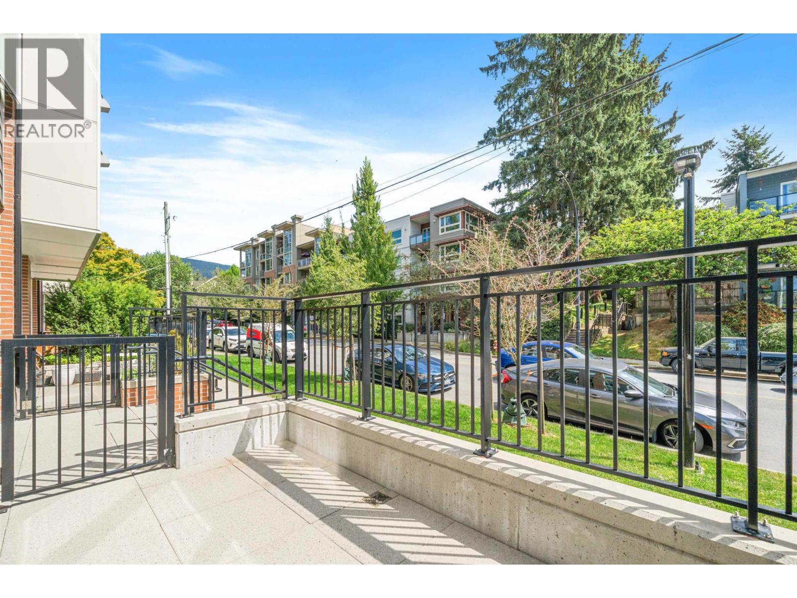 TH5 2137 CHESTERFIELD AVENUE, North Vancouver