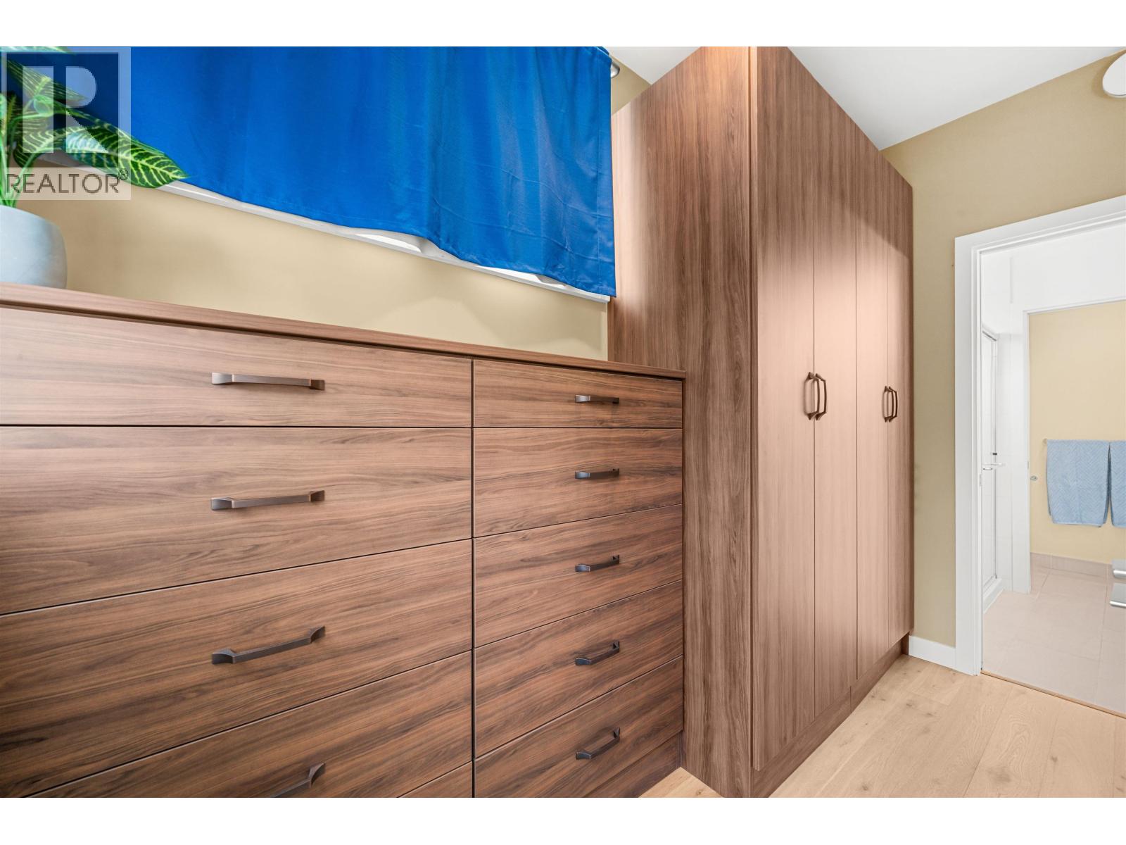 TH5 2137 CHESTERFIELD AVENUE, North Vancouver