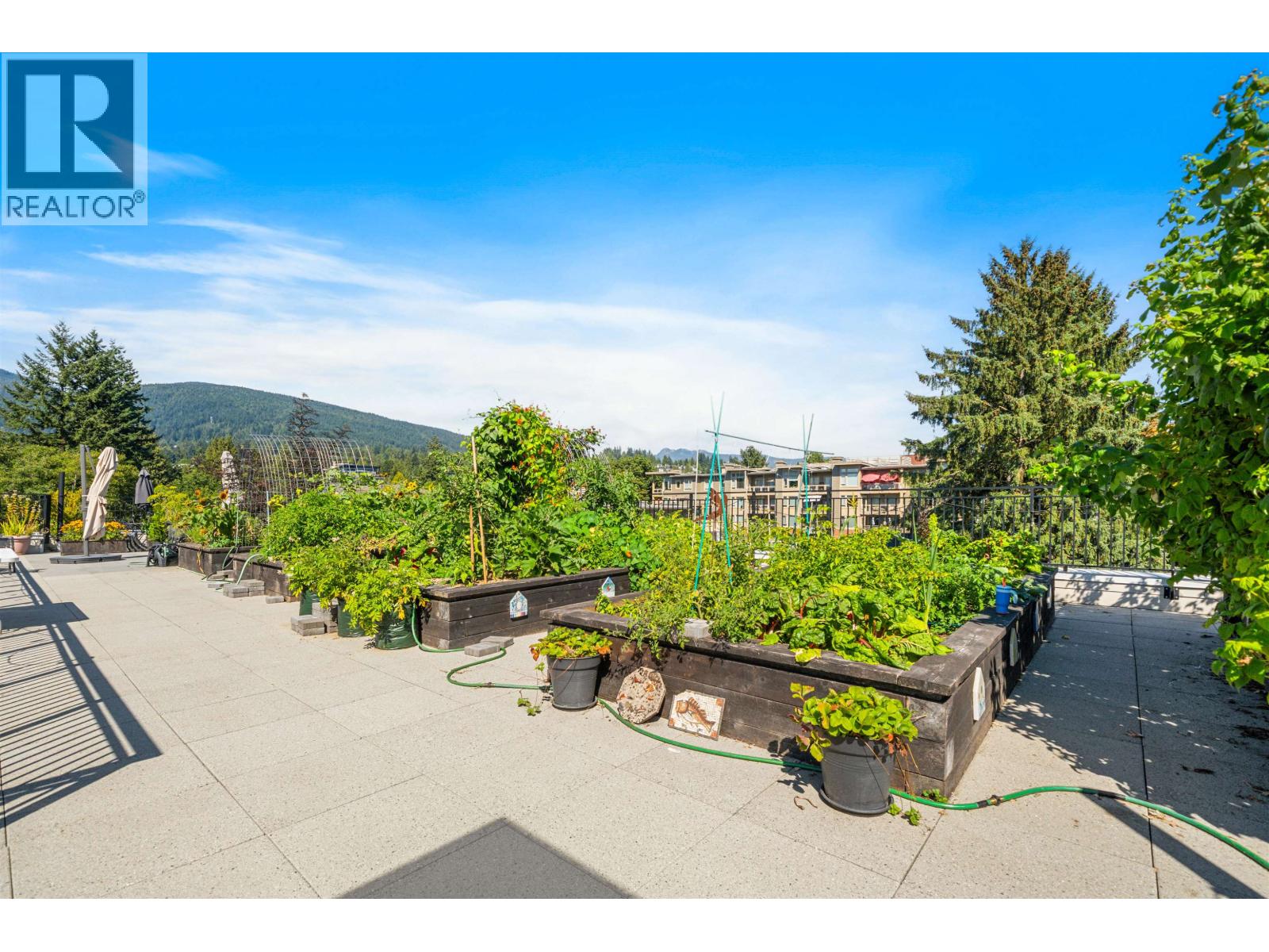 TH5 2137 CHESTERFIELD AVENUE, North Vancouver
