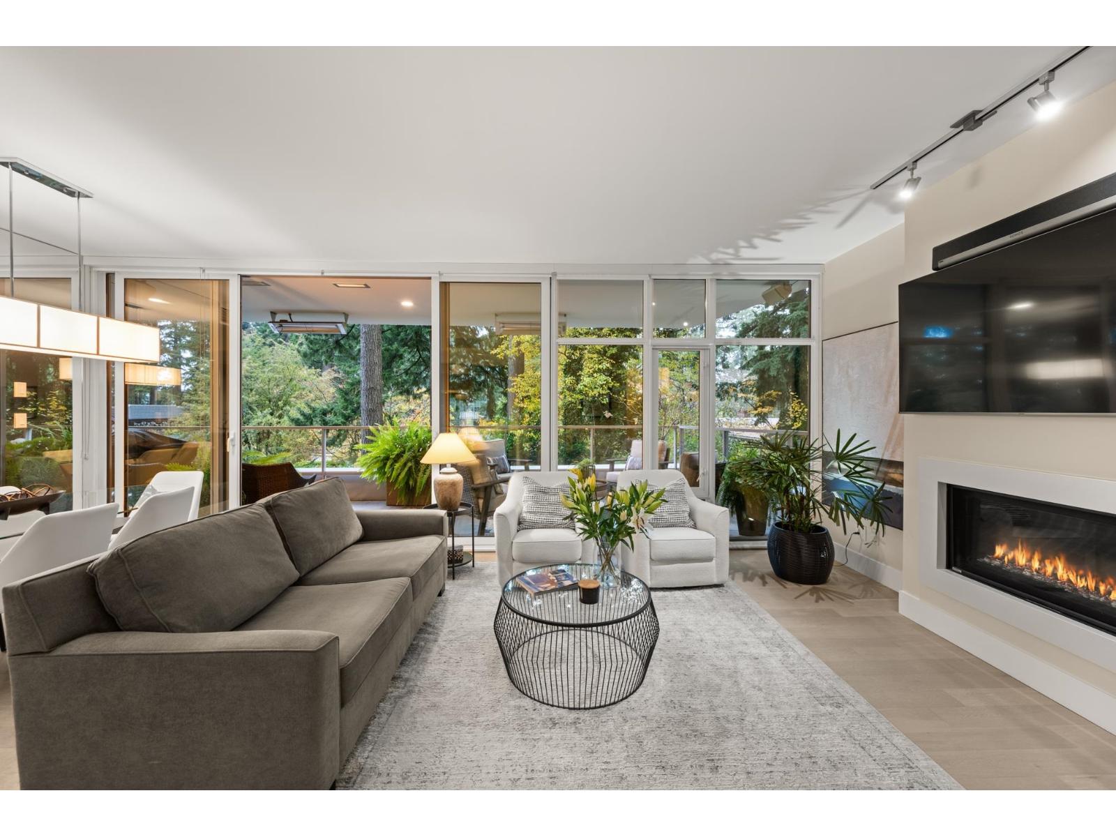 206 1501 VIDAL STREET, White Rock