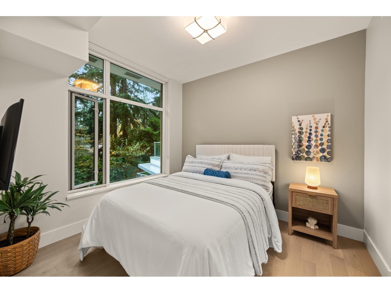 206 1501 VIDAL STREET, White Rock