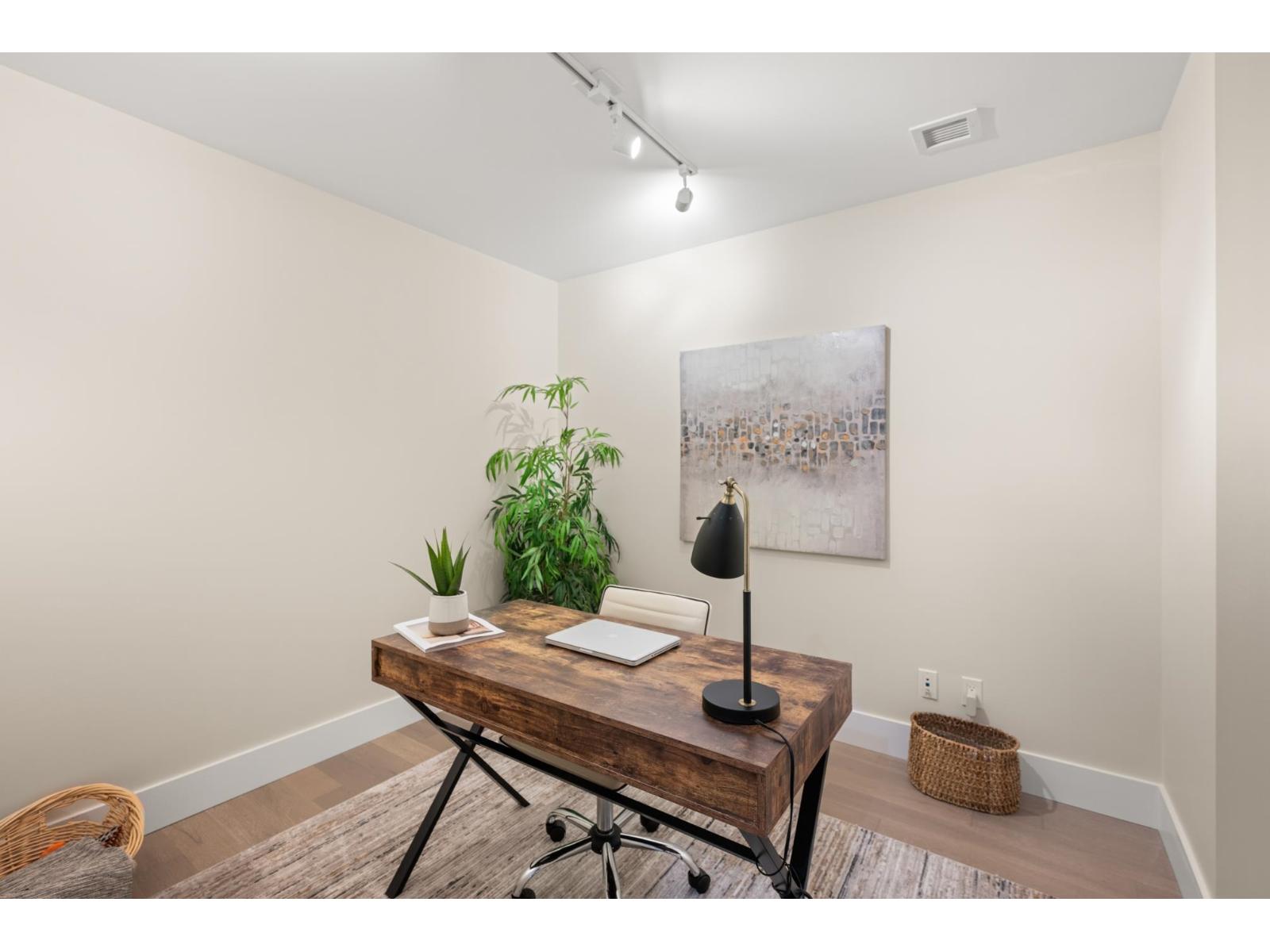 206 1501 VIDAL STREET, White Rock