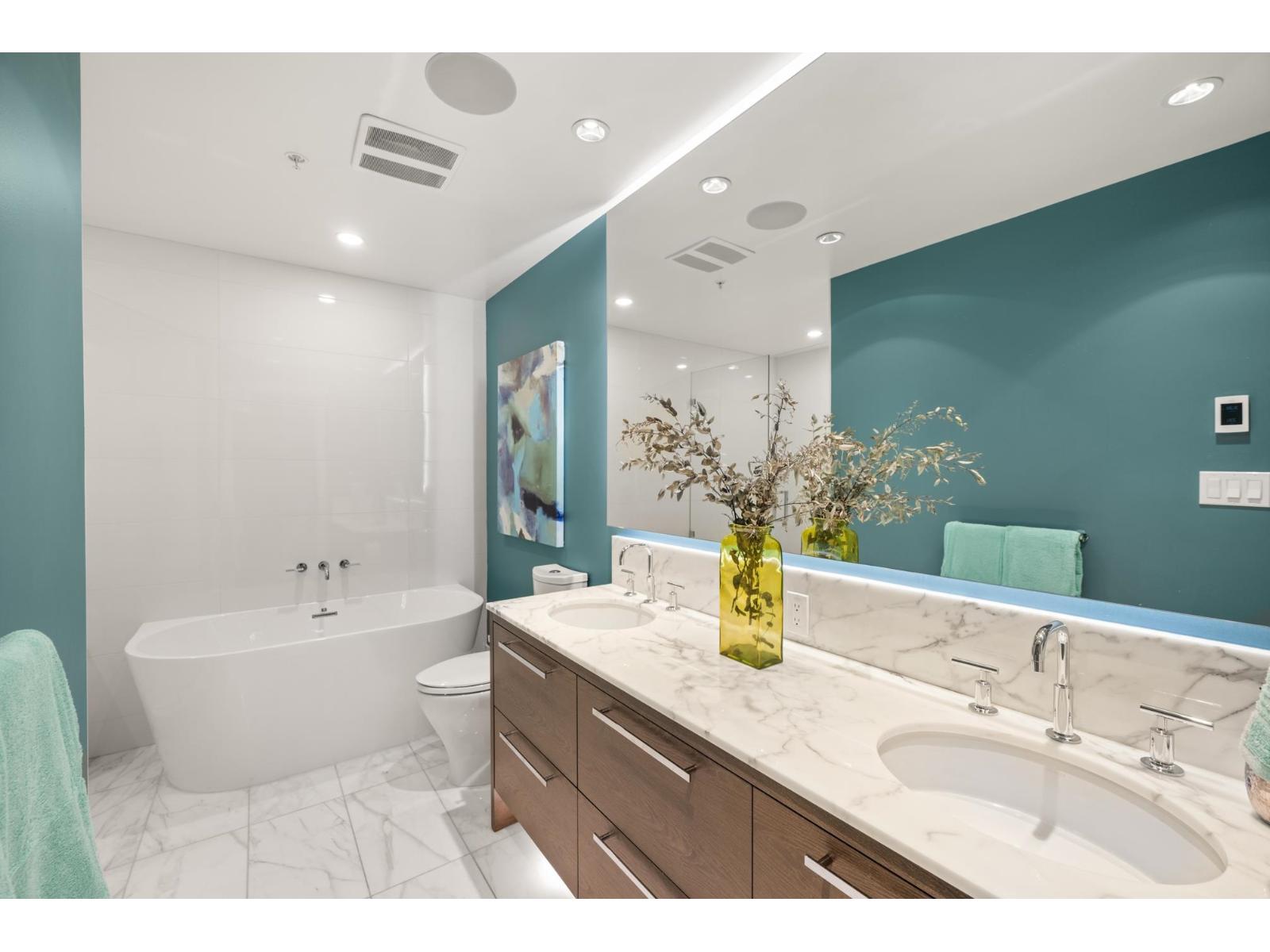 206 1501 VIDAL STREET, White Rock