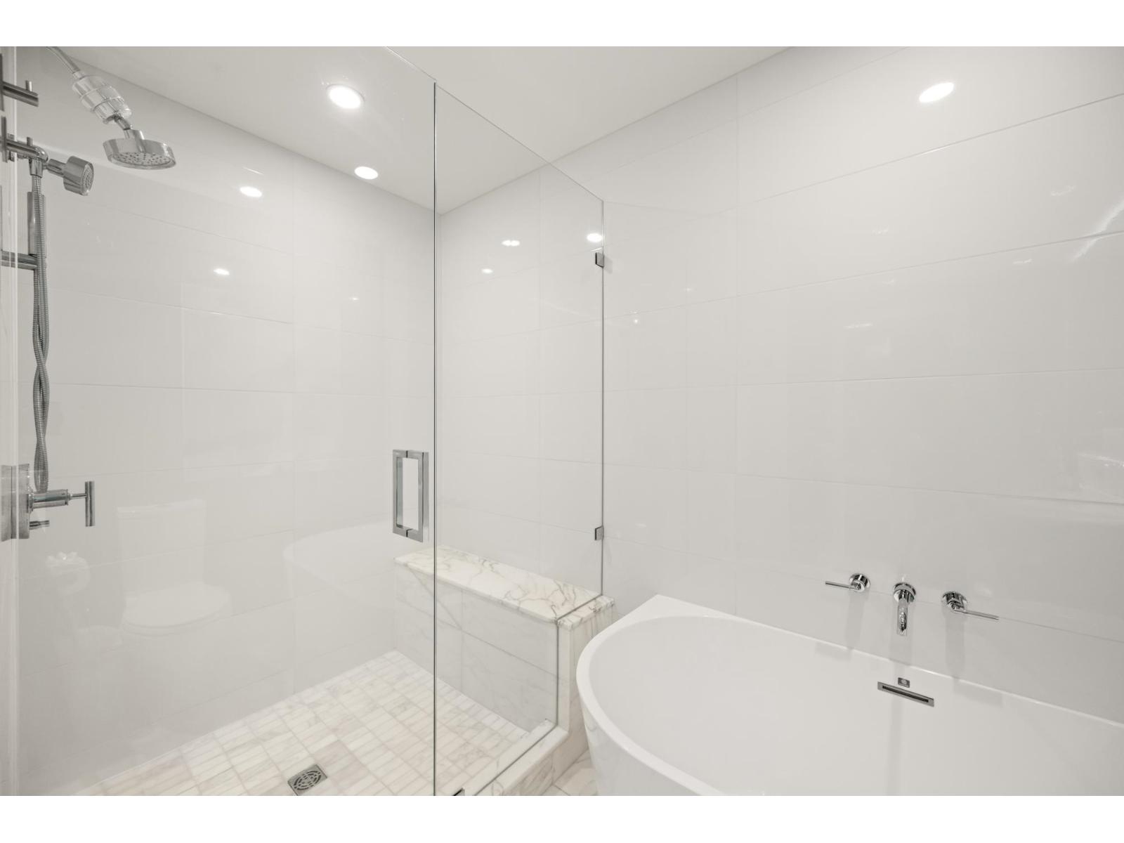 206 1501 VIDAL STREET, White Rock