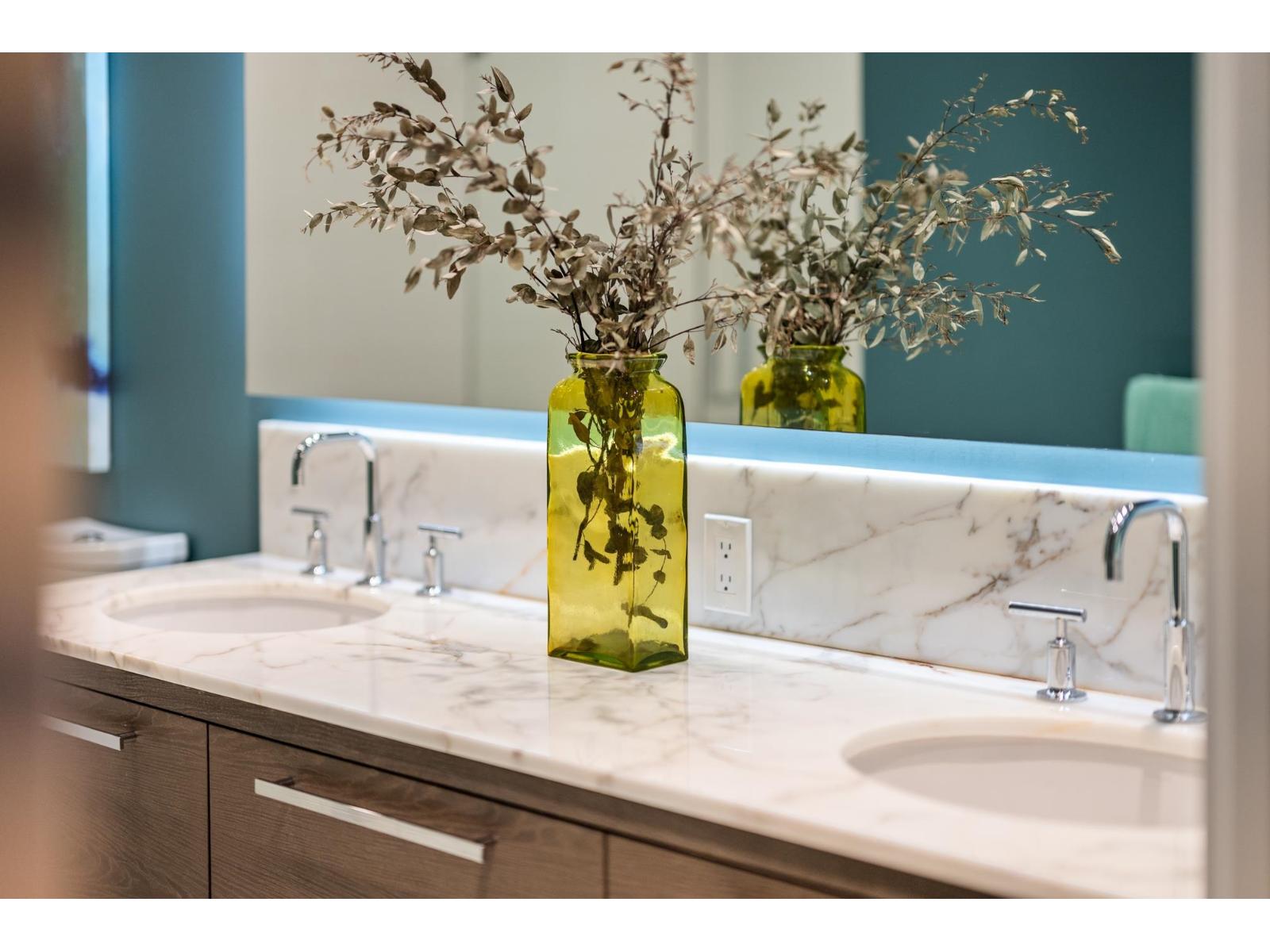 206 1501 VIDAL STREET, White Rock