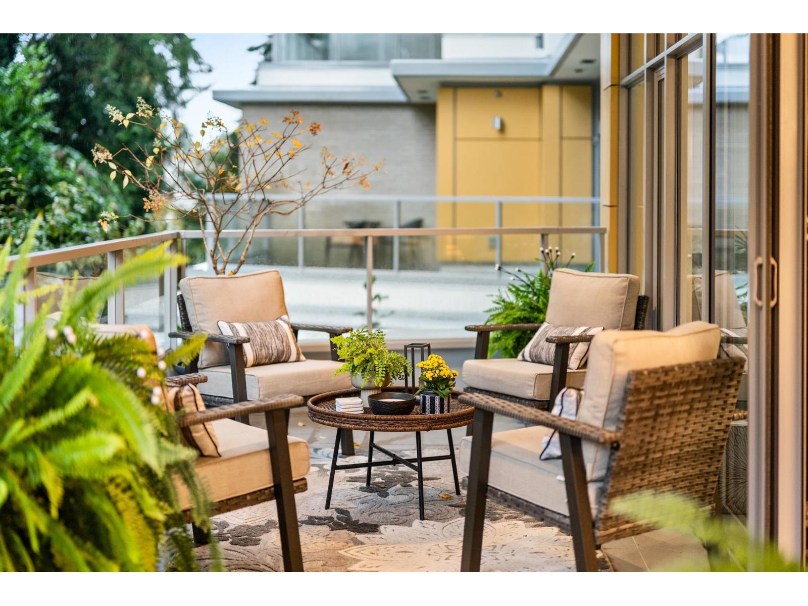 206 1501 VIDAL STREET, White Rock