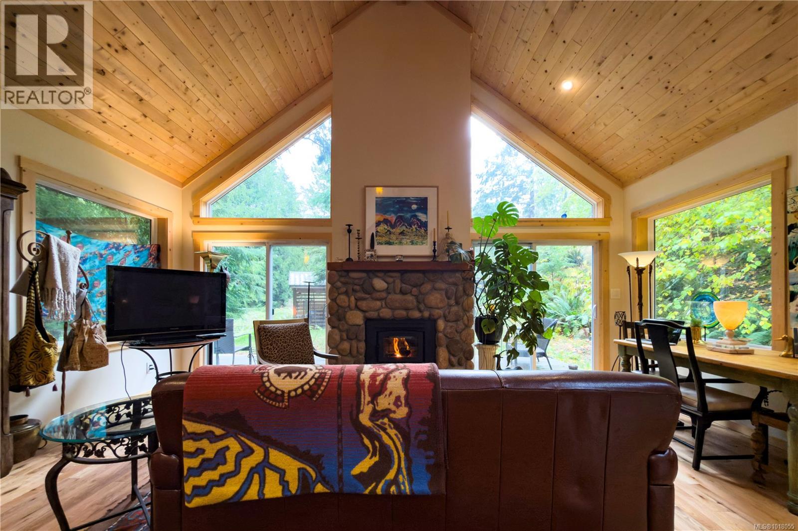 403 Whaletown Rd - 2