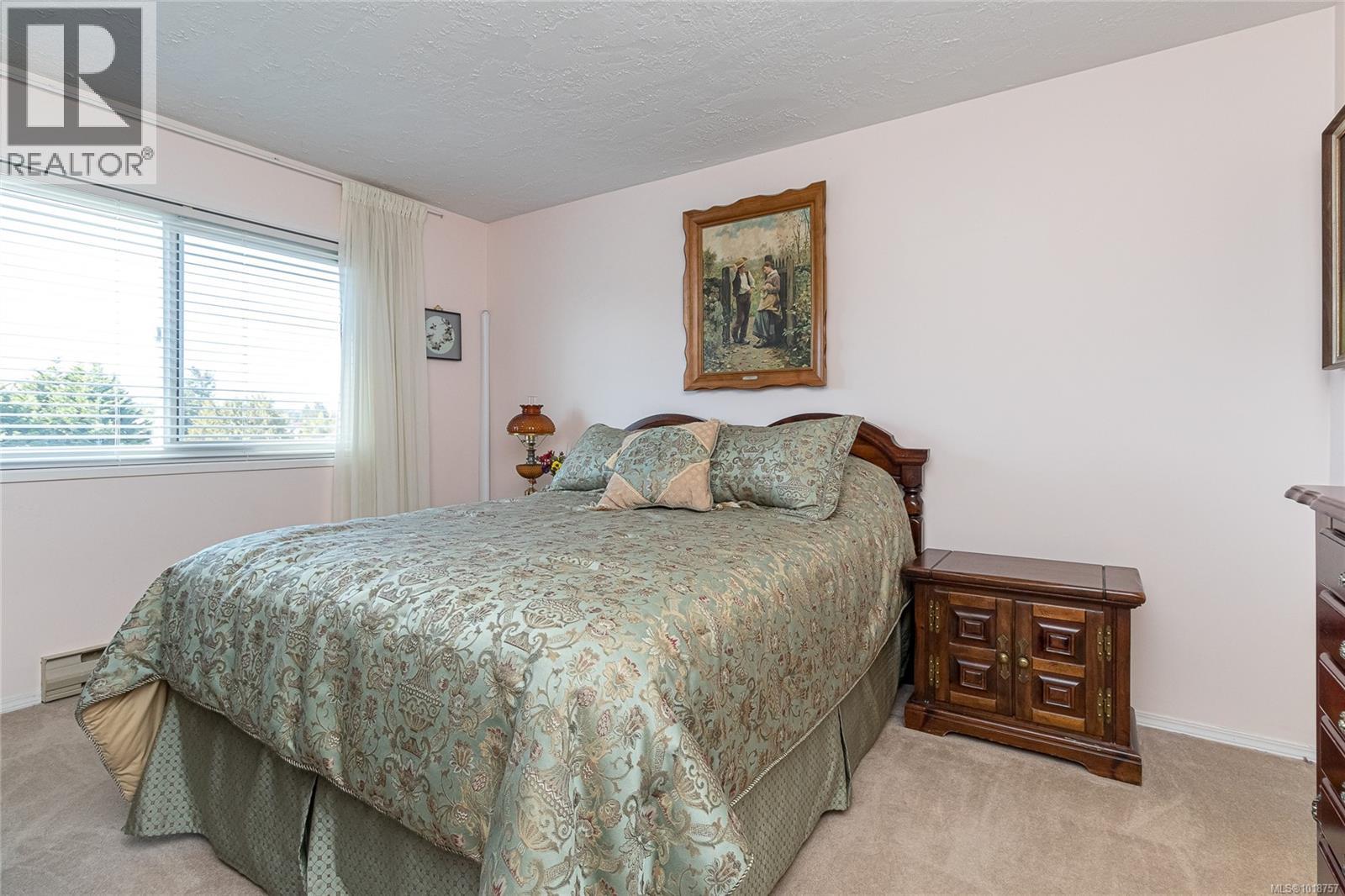 401 2354 Brethour Avenue, Sidney