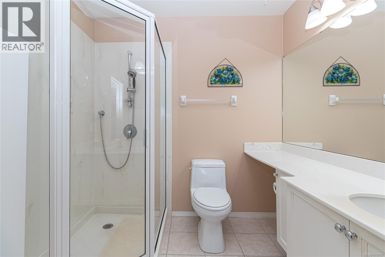 401 2354 Brethour Avenue, Sidney